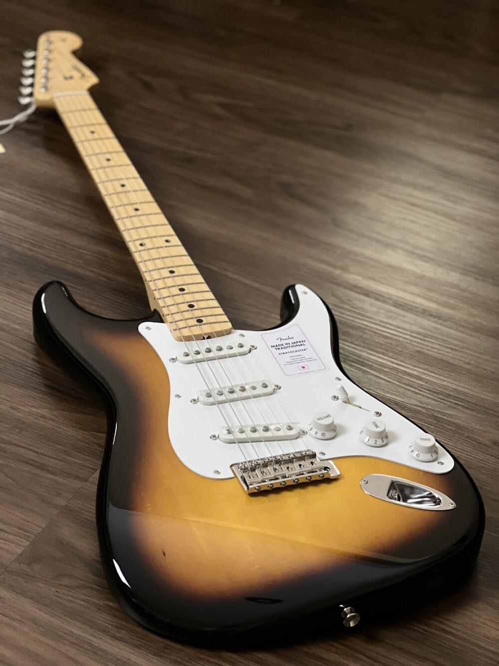 Fender Japan Traditional II 50s Stratocaster with Maple FB in 2 